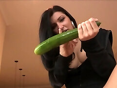 Super-fucking-hot Mature Brunette - Big Dildo & Deep Cucumber