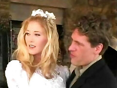 Bride makes her maid of honor happy again