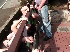 Trio Hartgeldnutten oeffentlich als Klo missbraucht