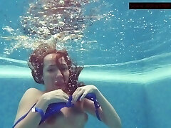 लीना पारा रूसी बड़े स्तन अभिनेता स्विमिंग पूल आनंद मिलता है