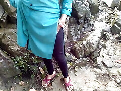 Indian duo fucking in Forest outside the Car