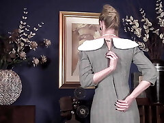 Busty British MILF Cougar Holly Kiss Enjoys a Filty Office Wank in Nylons