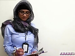 árabe grasa culo y follada en el hospital xxx