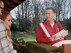 Redhead Cougar Ella Hughes seduced a mail man for a quickie. HD Redhead Cougar Ella Hughes seduced a mail man for a quickie. HD