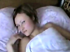 Video fatto in casa di coppia cornea fare sesso in camera da letto