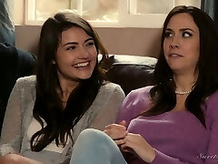 Gorgeous porn model Chanel Preston gives an dialogue Gorgeous porn model Chanel Preston gives an dialogue