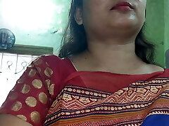 Indian Bhabhi has sex with stepbrother showcasing boobs