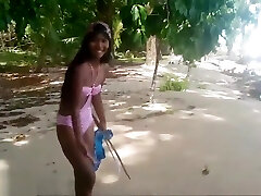 HD thai girl gets caught giving blow throatpie by tourists