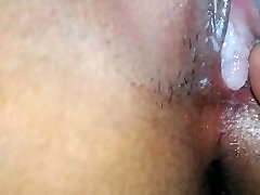 Convenzo a una chica a darme su virginidad por algo de dinero. (Real) Convenzo a una chica a darme su virginidad por algo de dinero. (Real)