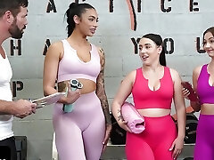 Bffs Don't Pay for Gym Memberships feat. Brookie Blair, Serena Hill & Ariana Starr - TeamSkeet