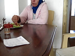 CHOUHA!!! FADIHA!!! I showcase my man sausage to my friends moroccan granny!!!