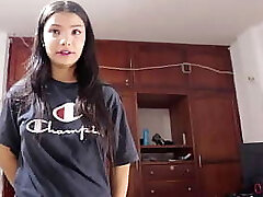 AMIGO pone una gran polla y se folla la boca de la Vecina mientras el programa ? creampie ?blowage - porn en espanol - real casero