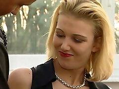 Sex fuer die stelle als aushilfe! Teen vom manager gefickt!