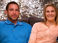 Amateur couple invites a tiny blonde for a threesome