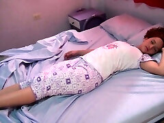 Appetizing Andrea masturbates before bedtime