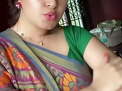 beautiful Indian Aunty Sexy Green Saree beautiful Indian Aunty Sexy Green Saree