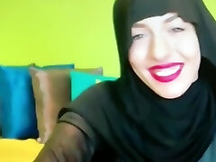 Lj ZeiraMuslim in ripped tights tease
