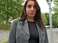 जर्मन स्काउट-saggy स्तन किशोर जर्मनी में सड़क कास्टिंग पर बकवास करने के साथ छेड़खानी