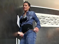 Gloryhole enjoy slut rubs