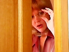 Mature Lady Having Hook-up in the bathroom Mature Lady Having Hook-up in the bathroom