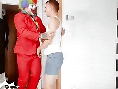 William Wad Showcases Up At Brent North's Bachelor As A Clown But It Turns Out That He IS The Hottest Stripper -Twunk Pop