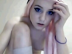 Pink haired amateur punk webcam hottie enjoys petting her holes
