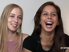 Mit Vibrator Und Fake Penis Im Gepack Zum Hohepunkt