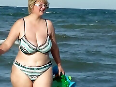 obese mom spied on the beach