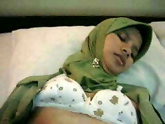 indonesiano-jilbab entot di hotel