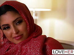 New House, No Footwear New House, No Footwear