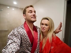 Blonde Amateur get's Double Penetration & Squirting Orgam Blonde Amateur get's Double Penetration & Squirting Orgam