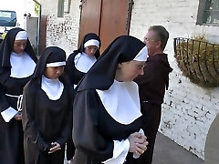 Nun luvs fuck outdoor