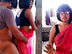 Makan Malkin ko Chodna Para - Indian Bhabi in Red Saree - Homemade Hindi Lovemaking Story