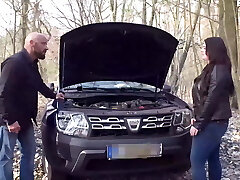 bei autopanne notgeile fahrerin angewichst bei autopanne notgeile fahrerin angewichst