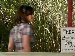 Dark-haired TEEN DAUGHTERS HAVE THREESOME OUTDOORS Dark-haired TEEN DAUGHTERS HAVE THREESOME OUTDOORS