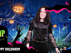 Turkish teen Jasmin Stunner wishes you a happy Halloween!