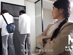 Chinese teacher gang-torn up by her energized students