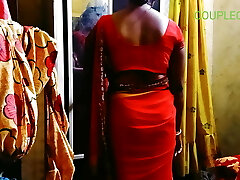 Almari me saman laga rahi thi pados ka rahul ne ake Almari me saman laga rahi thi pados ka rahul ne ake