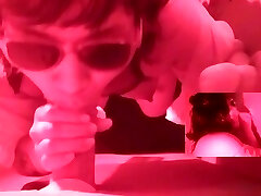 Tragando en Glory Fuck Hole en fiesta clandestina