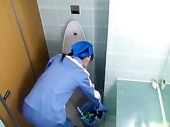 Asian maintenance girl heads in wrong part6
