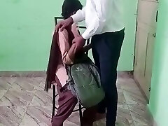 baise d'une étudiante indienne
