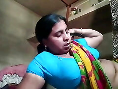 Super-steamy wife leaked video Indian hot house wife