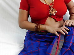 Indian beautiful bhabhi finger-banging pussy