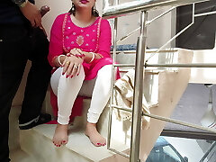 Indian timid kamwali Pummeled rock-hard by her Landlord Kamwali ke sath Outdoor Masti lagging utar kar zabardast gaand chodi hindi