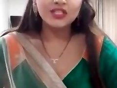 भारतीय लड़की के साथ selfies प्रेमी है । mp4