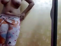 desi indischen mehndi bhabhi versohlt deepthroat gefickt und masturbiert vor der cam