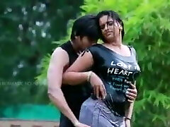 भारतीय चाची में पूल ब्रा और panty