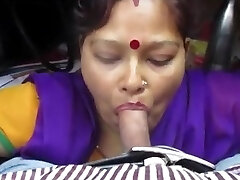 Desi aunty giving bj and deepthroat drank cum