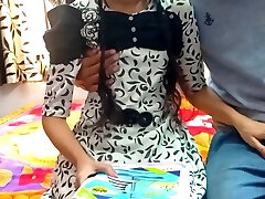 स्कूल लड़की मुश्किल कमबख्त द्वारा वेलेंटाइन पर पेल दीया पूर्ण हिंदी देसी अश्लील वीडियो ऑडियो डेसिफिल्मी 45 एसएलआई के साथ