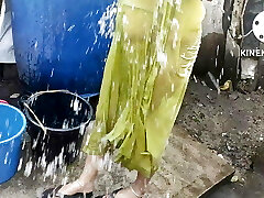 Bhabhi anita yadav ki red-hot bathing